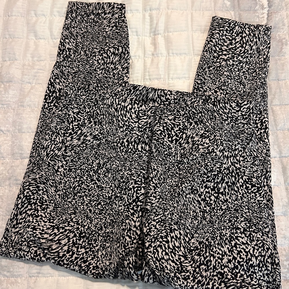 Lululemon leggings - Picture 2 of 4